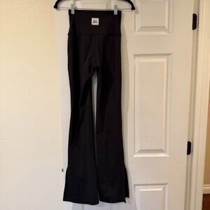 Frankie's Bikinis Zippy Flare High Rise Black Leggings Size Small